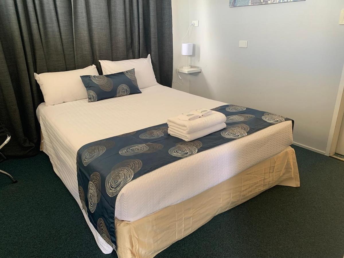 Charm City Motel Bundaberg Exterior photo