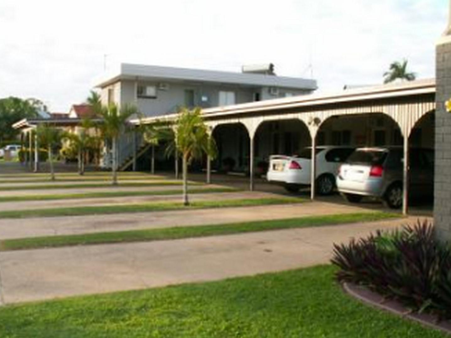 Charm City Motel Bundaberg Exterior photo
